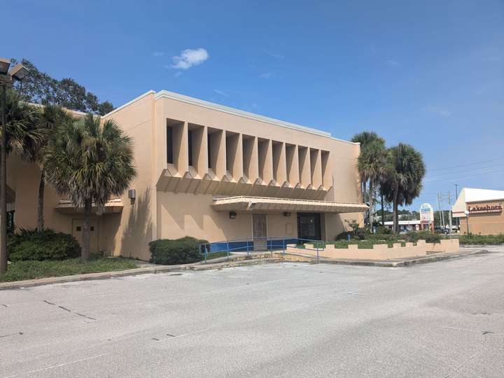 a 3/4 view of the same brutalist bank